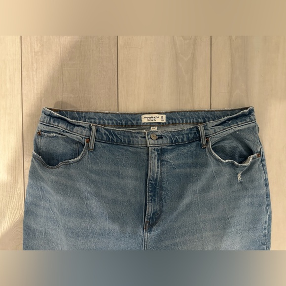 Abercrombie & Fitch Light Blue Denim - Picture 3 of 5